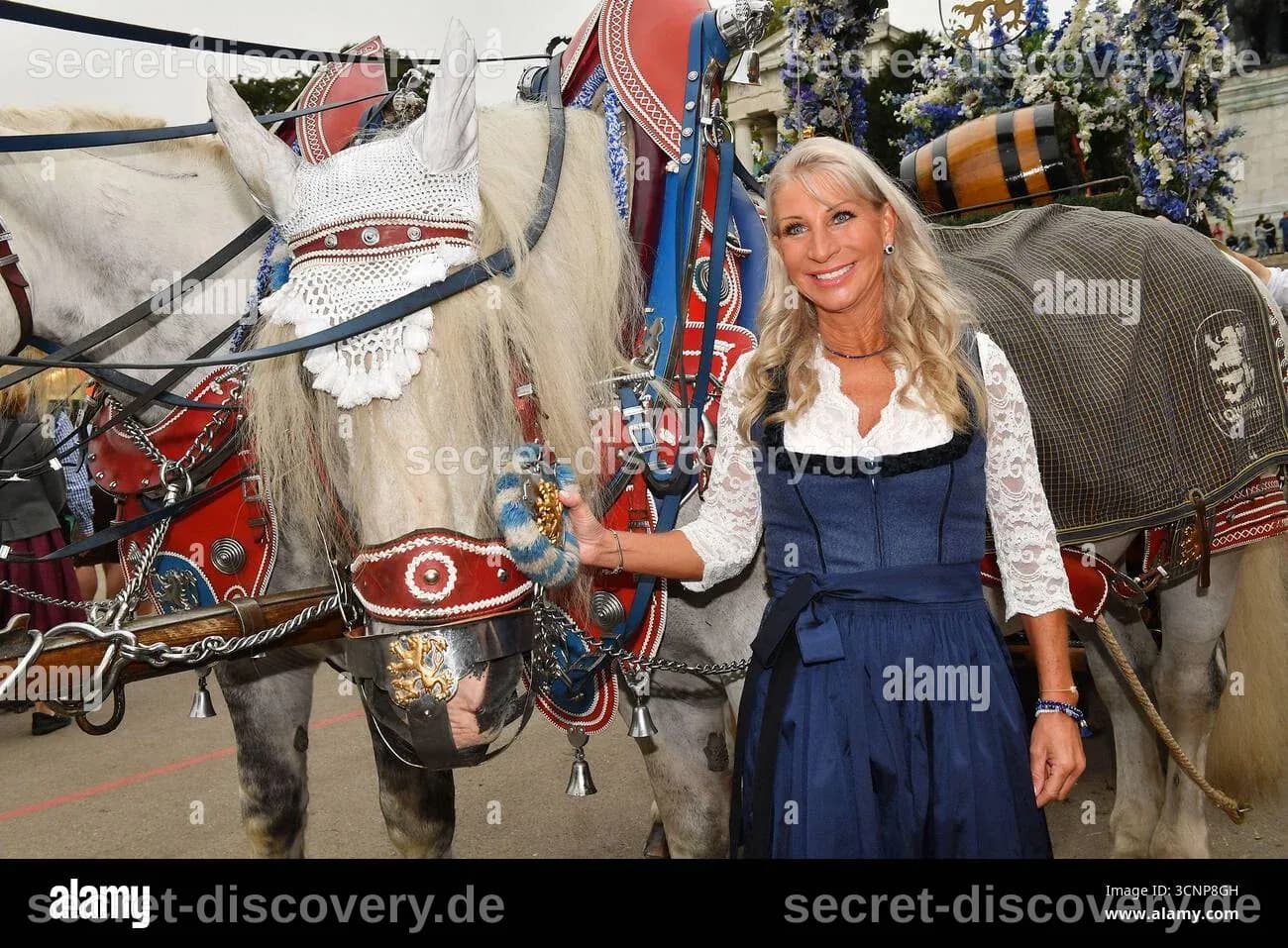 Karin Baumüller-Söder: Die stille Kraft an der Seite von Markus Söder